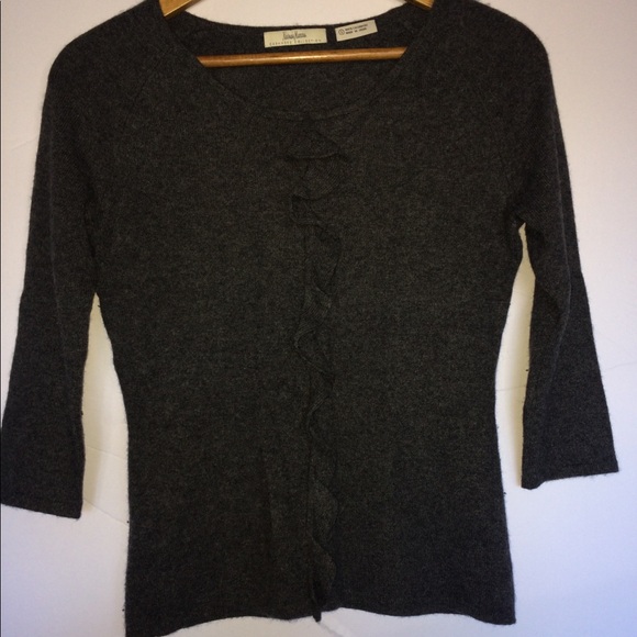 Neiman Marcus single‎ Ruffle sweater - Picture 6 of 8